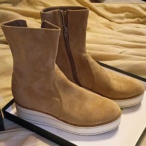 Stylish Tan Ankle Booties Silent D